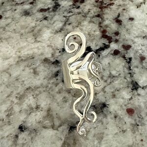 Elegant sterling Silver Swirl Ring
